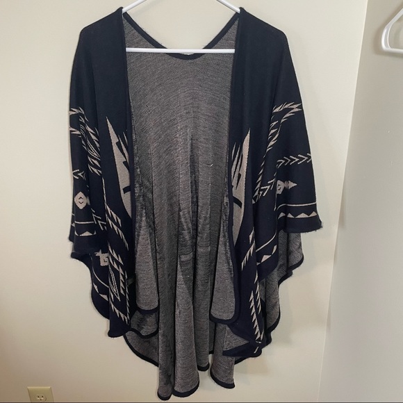 Francesca’s Aztec Print Poncho Wrap Sweater - Picture 2 of 4